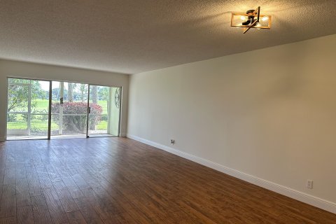 Condo in Lake Worth, Florida, 2 bedrooms  № 964029 - photo 16