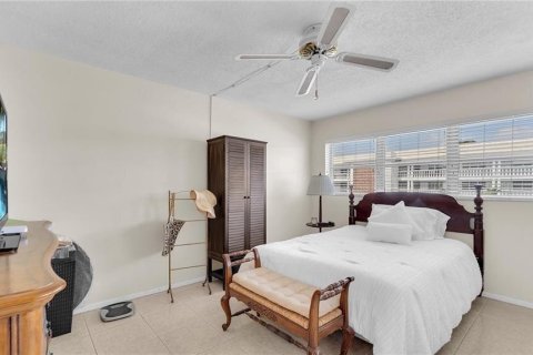 Condo in Fort Lauderdale, Florida, 2 bedrooms  № 1016227 - photo 10