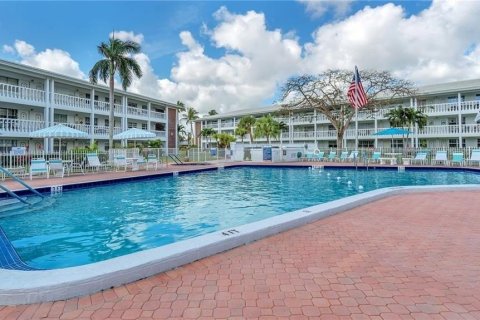 Condo in Fort Lauderdale, Florida, 2 bedrooms  № 1016227 - photo 24