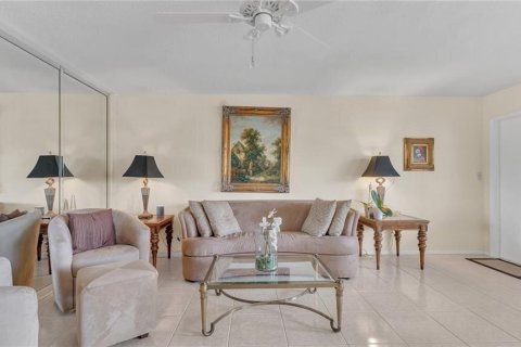 Condo in Fort Lauderdale, Florida, 2 bedrooms  № 1016227 - photo 17