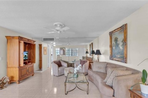 Condo in Fort Lauderdale, Florida, 2 bedrooms  № 1016227 - photo 21