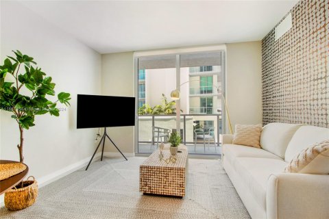 Condominio en venta en Miami, Florida, 1 dormitorio, 74.41 m2 № 1358819 - foto 2