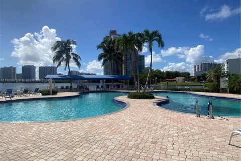 Condo in Aventura, Florida, 3 bedrooms  № 1418485 - photo 28