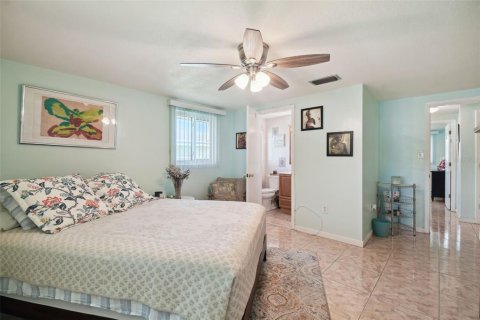 Villa ou maison à vendre à Port Richey, Floride: 2 chambres, 101.82 m2 № 1374878 - photo 12