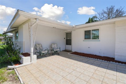 Casa en venta en Port Richey, Florida, 2 dormitorios, 101.82 m2 № 1374878 - foto 3