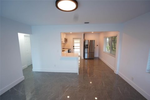 House in Fort Lauderdale, Florida 2 bedrooms, 76.27 sq.m. № 1127674 - photo 8