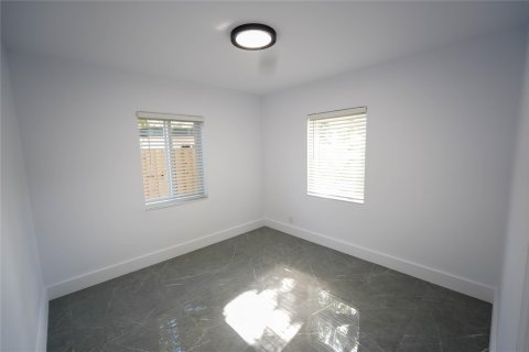 House in Fort Lauderdale, Florida 2 bedrooms, 76.27 sq.m. № 1127674 - photo 19