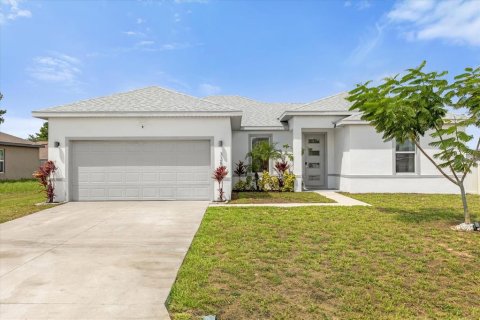 Villa ou maison à vendre à Kissimmee, Floride: 4 chambres, 151.06 m2 № 1349465 - photo 1