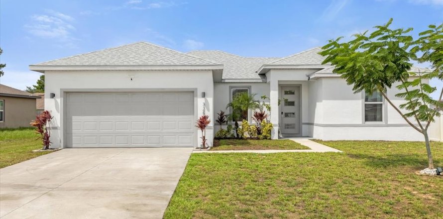 Villa ou maison à Kissimmee, Floride 4 chambres, 151.06 m2 № 1349465