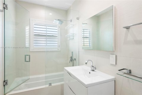 Immobilier commercial à vendre à Miami Beach, Floride: 510.96 m2 № 1384164 - photo 22