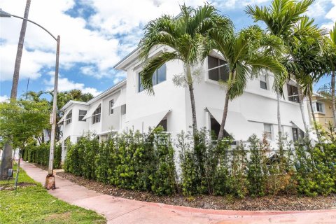 Immobilier commercial à vendre à Miami Beach, Floride: 510.96 m2 № 1384164 - photo 30