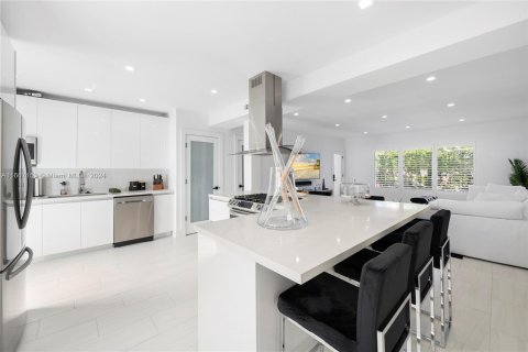 Immobilier commercial à vendre à Miami Beach, Floride: 510.96 m2 № 1384164 - photo 5