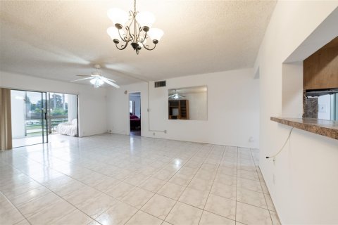 Condominio en venta en Lauderdale Lakes, Florida, 2 dormitorios, 107.3 m2 № 890521 - foto 14