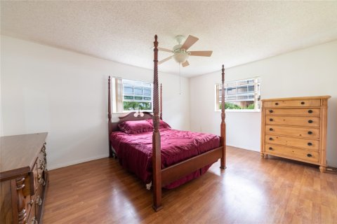 Condominio en venta en Lauderdale Lakes, Florida, 2 dormitorios, 107.3 m2 № 890521 - foto 3