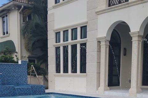 Villa ou maison à vendre à Fort Lauderdale, Floride: 4 chambres, 405.7 m2 № 941034 - photo 2