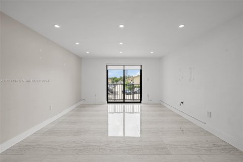 Copropriété à vendre à Hialeah, Floride: 2 chambres, 104.05 m2 № 1333710 - photo 6