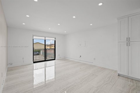 Copropriété à vendre à Hialeah, Floride: 2 chambres, 104.05 m2 № 1333710 - photo 5