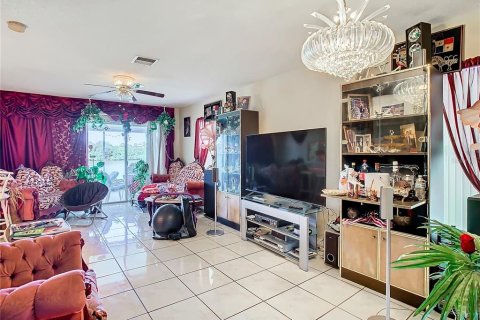 Villa ou maison à vendre à Brandon, Floride: 3 chambres, 142.42 m2 № 1000673 - photo 12