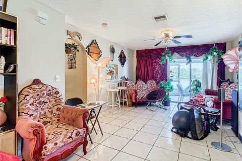 Купить виллу или дом в Брэндон, Флорида 7 комнат, 142.42м2, № 1000673 - фото 13