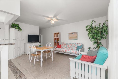 Copropriété à vendre à Pompano Beach, Floride: 1 chambre, 62.99 m2 № 970037 - photo 19