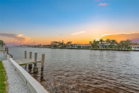 Copropriété à vendre à Pompano Beach, Floride: 1 chambre, 62.99 m2 № 970037 - photo 1