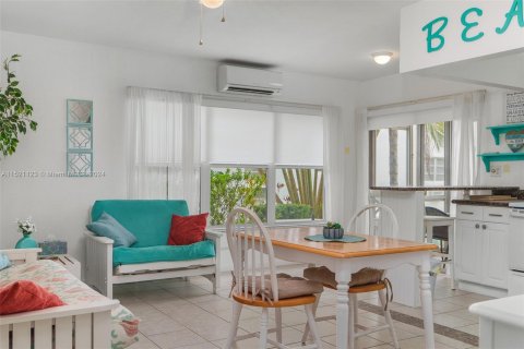 Copropriété à vendre à Pompano Beach, Floride: 1 chambre, 62.99 m2 № 970037 - photo 6