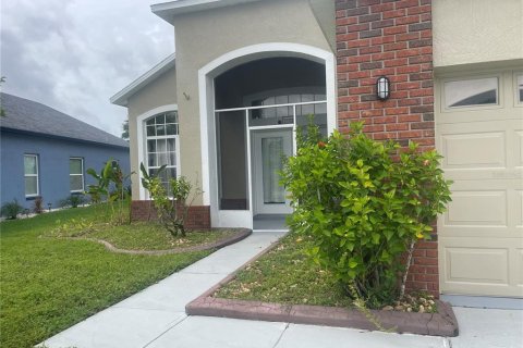 House in Kissimmee, Florida 4 bedrooms, 217.86 sq.m. № 1308903 - photo 2