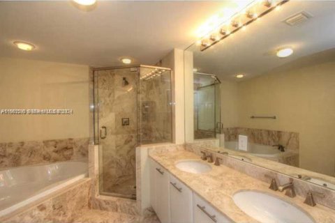 Condo in Plantation, Florida, 2 bedrooms  № 1374267 - photo 4