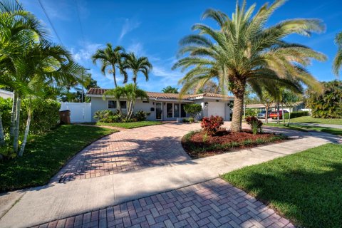 House in Deerfield Beach, Florida 2 bedrooms, 124.4 sq.m. № 1146711 - photo 1
