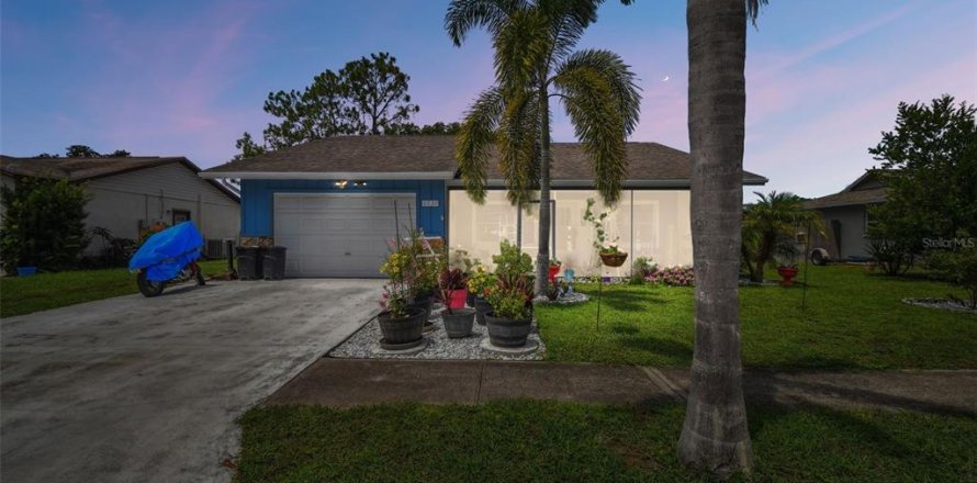 Casa en New Port Richey, Florida 3 dormitorios, 145.86 m2 № 1322992