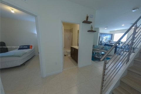 Casa en venta en Hialeah, Florida, 3 dormitorios, 123.75 m2 № 1293218 - foto 10