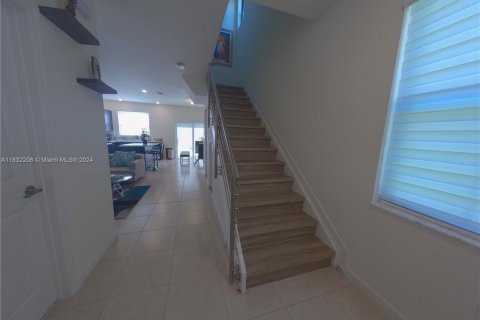 Casa en venta en Hialeah, Florida, 3 dormitorios, 123.75 m2 № 1293218 - foto 2