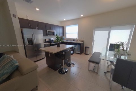 Casa en venta en Hialeah, Florida, 3 dormitorios, 123.75 m2 № 1293218 - foto 7