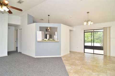 House in Deltona, Florida 3 bedrooms, 106.28 sq.m. № 1340862 - photo 7