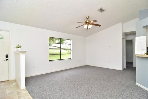 House in Deltona, Florida 3 bedrooms, 106.28 sq.m. № 1340862 - photo 3