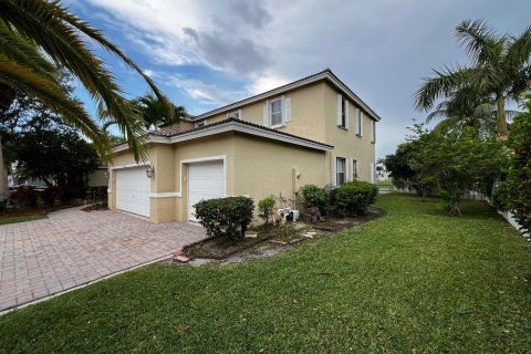 House in Lake Worth, Florida 4 bedrooms, 246.1 sq.m. № 1155704 - photo 15