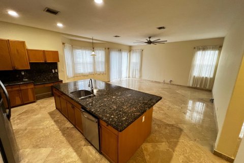 House in Lake Worth, Florida 4 bedrooms, 246.1 sq.m. № 1155704 - photo 27