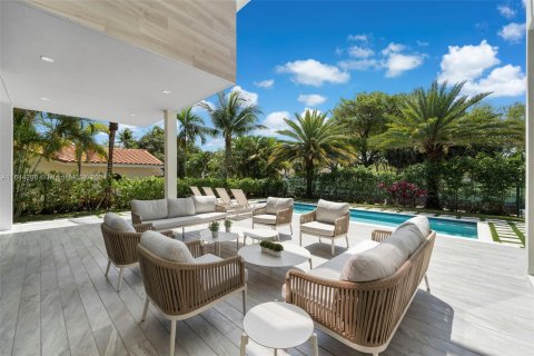 Casa en venta en Hallandale Beach, Florida, 7 dormitorios, 516.54 m2 № 1327423 - foto 10