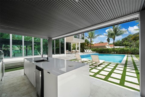 Casa en venta en Hallandale Beach, Florida, 7 dormitorios, 516.54 m2 № 1327423 - foto 3