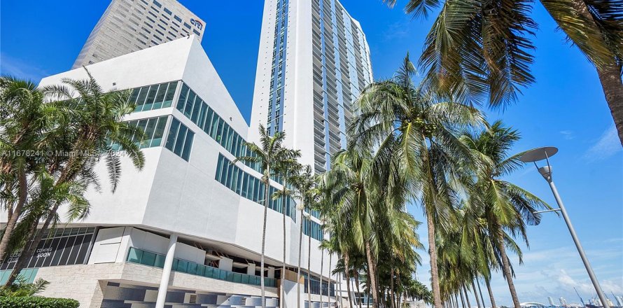 Condominio en Miami, Florida, 1 dormitorio  № 1406200