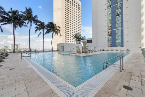 Condo in Miami, Florida, 1 bedroom  № 1406200 - photo 18