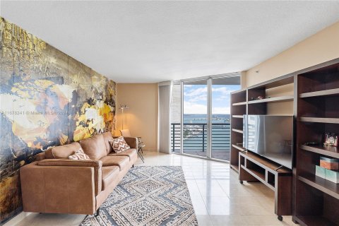 Condominio en venta en Miami, Florida, 1 dormitorio, 78.6 m2 № 1406200 - foto 5