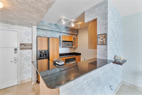 Condominio en venta en Miami, Florida, 1 dormitorio, 78.6 m2 № 1406200 - foto 10