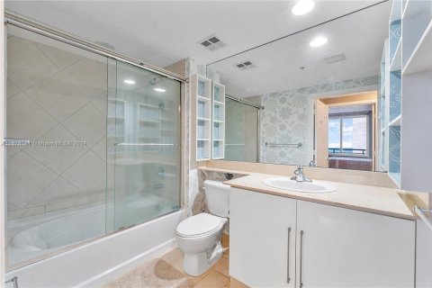 Condominio en venta en Miami, Florida, 1 dormitorio, 78.6 m2 № 1406200 - foto 14