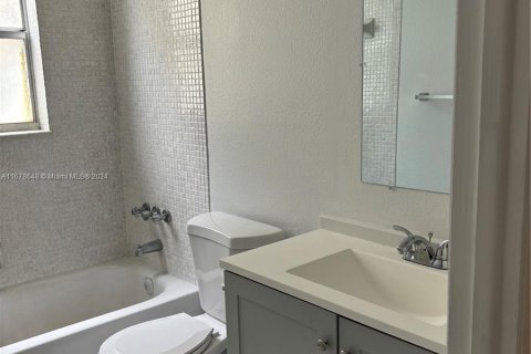 Copropriété à vendre à North Lauderdale, Floride: 2 chambres, 92.9 m2 № 1406115 - photo 6