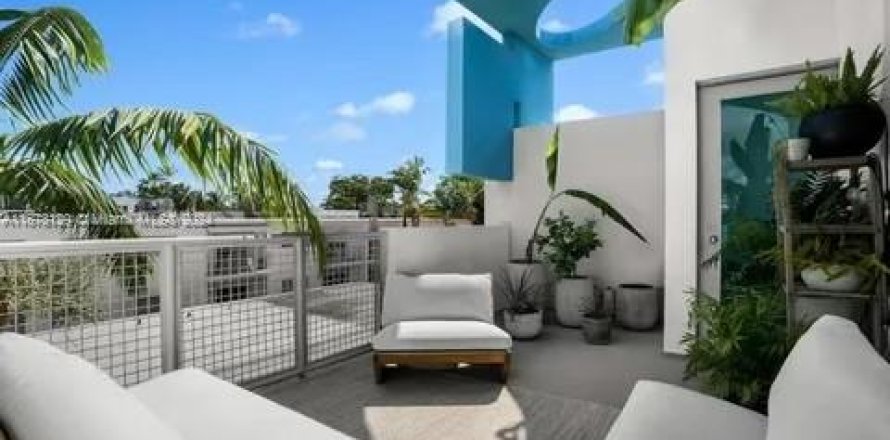 Condo in Miami Beach, Florida, 4 bedrooms  № 1406199