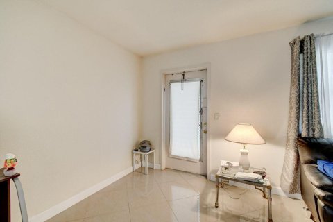 Condominio en venta en Delray Beach, Florida, 1 dormitorio, 66.89 m2 № 932501 - foto 13