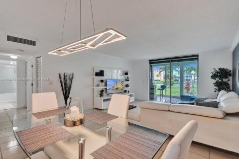 Condominio en venta en Dania Beach, Florida, 2 dormitorios, 106.28 m2 № 1232089 - foto 25