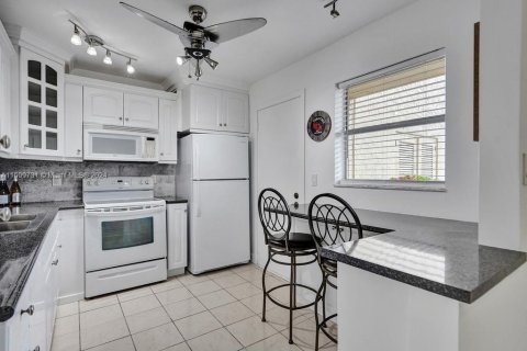 Condominio en venta en Dania Beach, Florida, 2 dormitorios, 106.28 m2 № 1232089 - foto 16