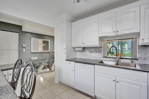 Condominio en venta en Dania Beach, Florida, 2 dormitorios, 106.28 m2 № 1232089 - foto 17